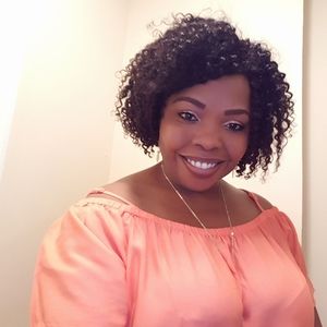 Meet your Posher, Dee